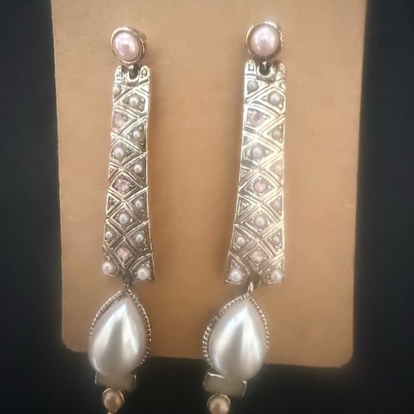 Elegant Silver and Pink Dangle Earrings - Picture 3 of 5